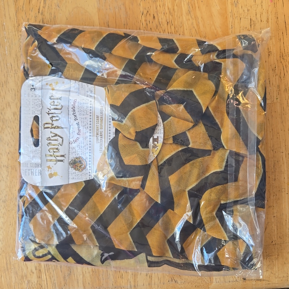 Harry Potter Hufflepuff scarf